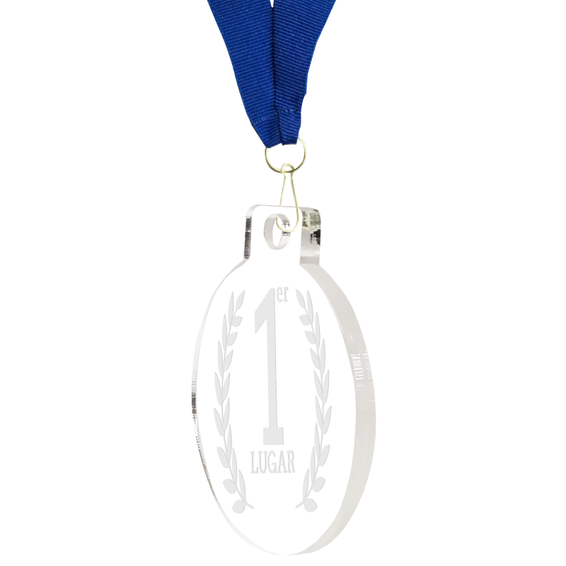 Medalla grabada 7 cms de diámetro elaborada en acrílico transparente de 4 mm de espesor.