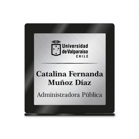 Portanombre cuadrado con placa personalizada 