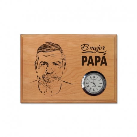 Grabado de rostro / retrato sobre madera nativa con reloj