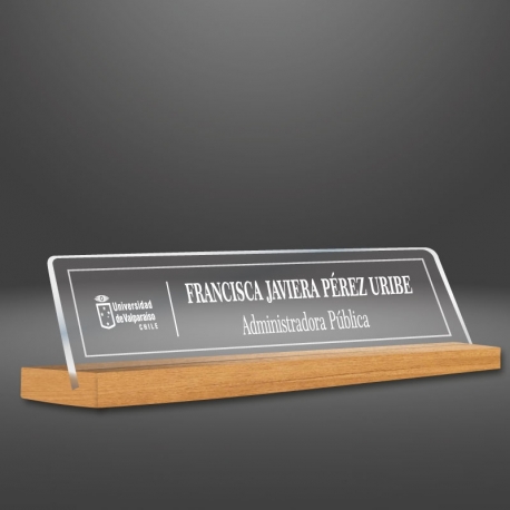 Portanombre acrílico intercambiable con base de madera - Tamaño M y L - Incluye diseño personalizado y grabado láser Portanombre acrílico intercambiable con base de madera - Tamaño M y L - Incluye diseño personalizado y grabado láser