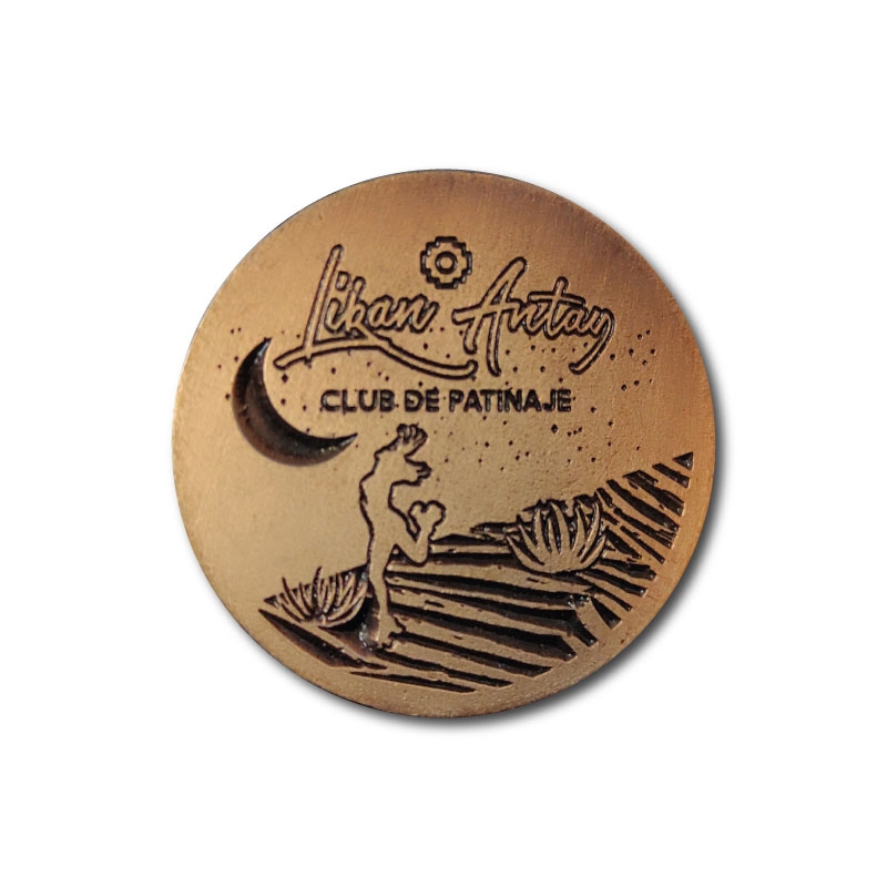 Pin metálico personalizado hasta 4 cms de diámetro - Color a elección - Desde 50 unidades - Incluye diseño